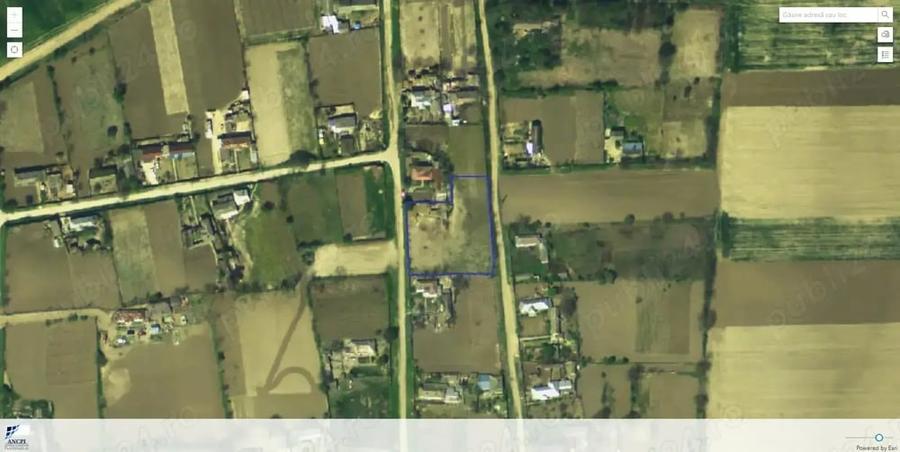 Teren de 2200 mp, în Valea Nucarilor