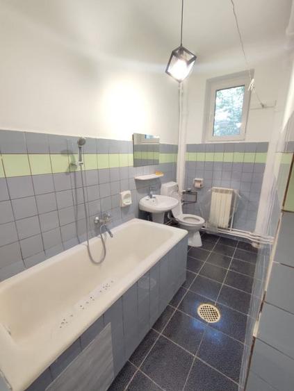 Birou, de 70 mp, în Târgu Cucu