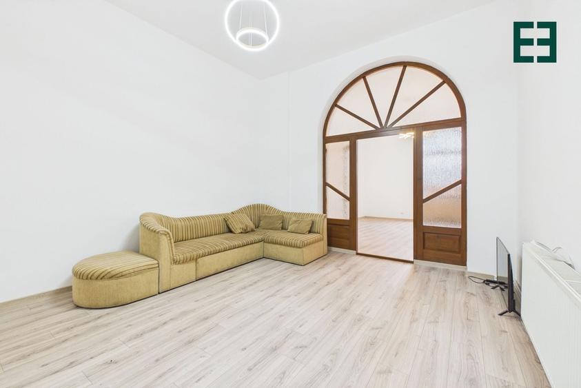 Apartament cu 2 camere semidecomandat, mobilat în Central