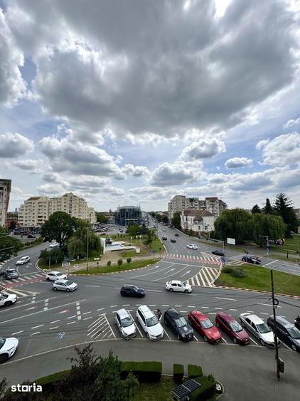 Apartament cu 3 camere decomandat în Intim