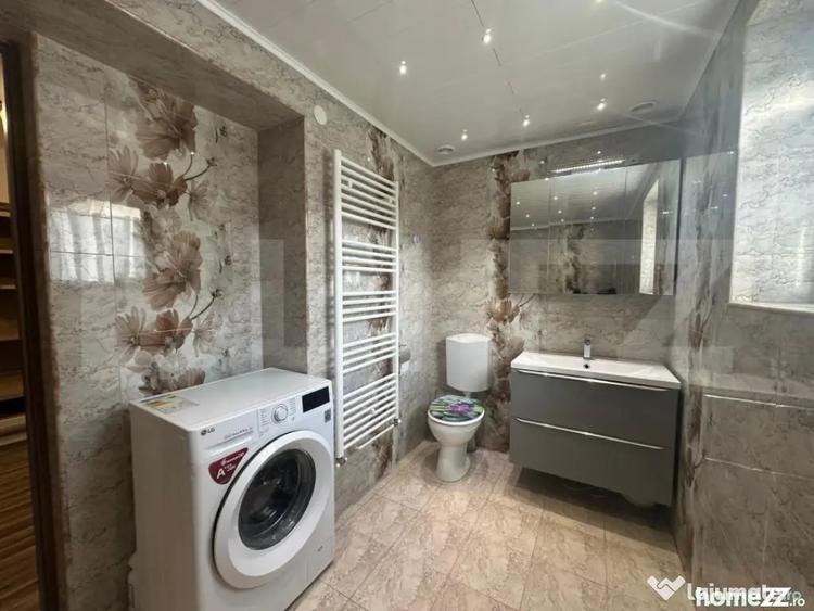 Casă cu 7 camere cu Canalizare în Central