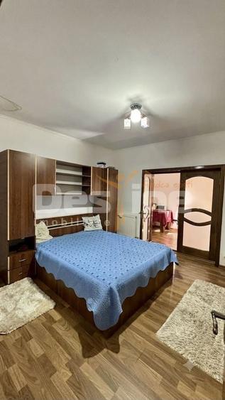 Casă individuală cu 5 camere cu Canalizare în Muntenii de Jos
