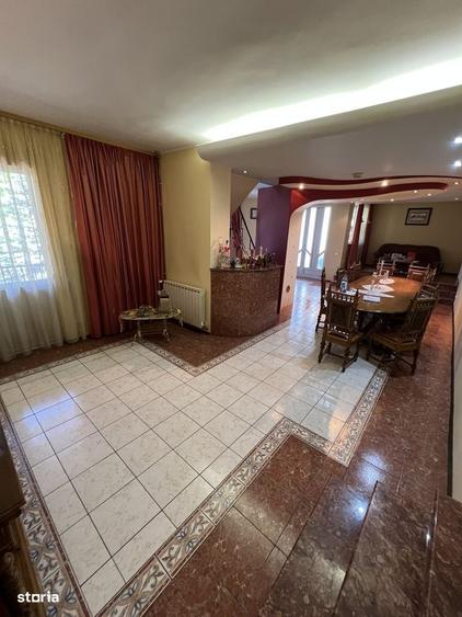 Casă cu 4 camere în Exercițiu