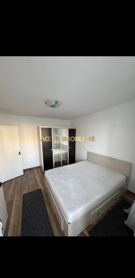 Apartament cu 3 camere decomandat, mobilat în Păcii