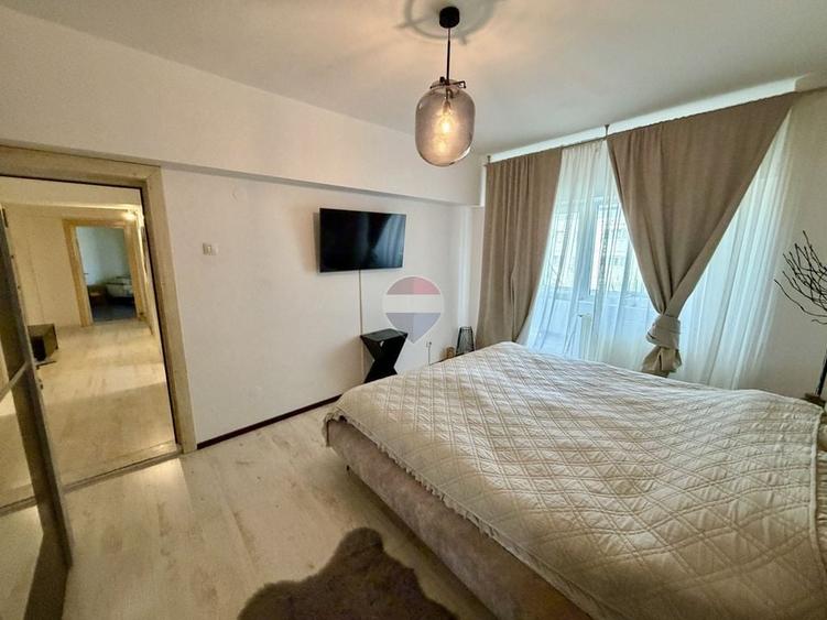 Apartament cu 3 camere decomandat în Brăilei