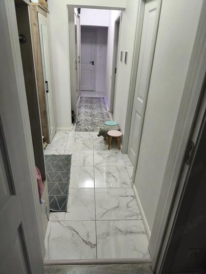 Apartament cu 3 camere decomandat în Berceni