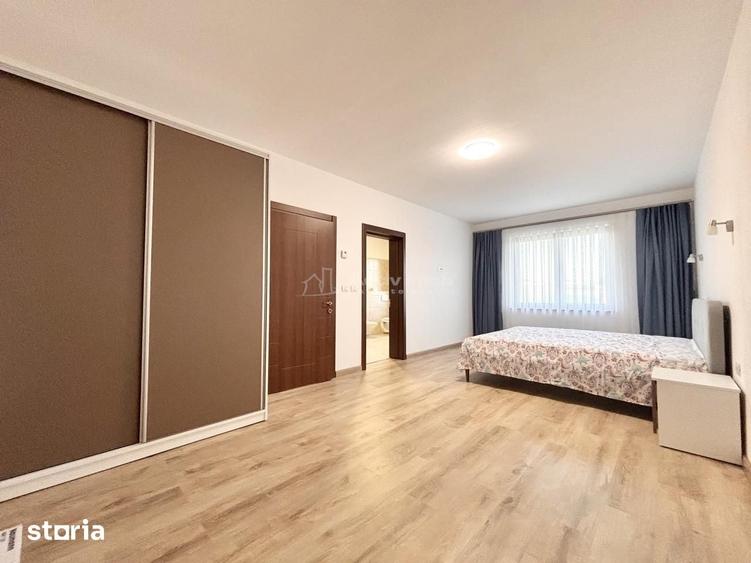Casă cu 6 camere cu Teren 2310 Mp în Sânmartin