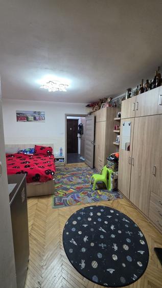 Garsonieră semidecomandată în Titan