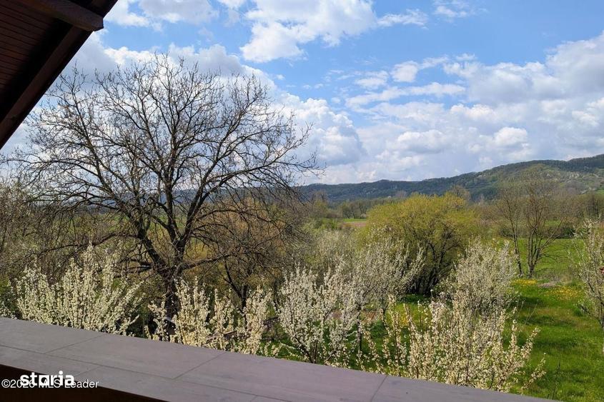Casă cu 4 camere în Valea Mare