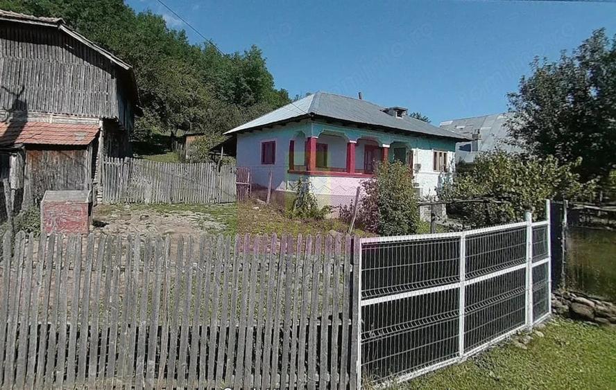 Casă cu 3 camere cu Teren 3410 Mp în Aluniș