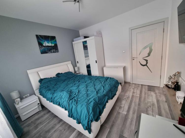 Apartament 3 camere - semidecomandat - etaj 1 - Micro 17 - 1