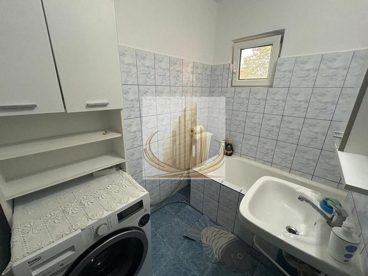 Apartament cu 5 camere decomandat, mobilat în UMT
