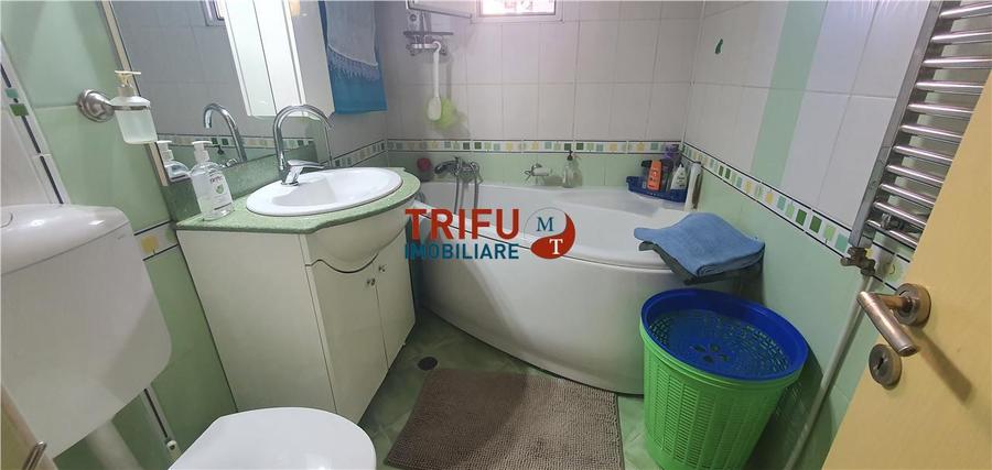 Apartament cu 3 camere decomandat în Tolstoi