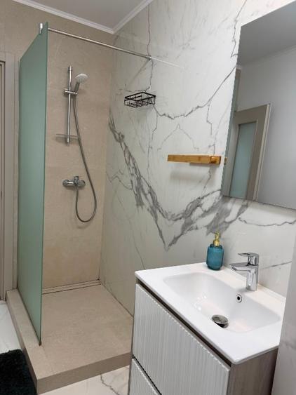Apartament cu 2 camere semidecomandat, mobilat în Dacia