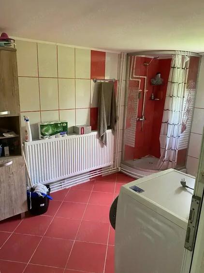 Casă cu 3 camere cu Teren 3300 Mp în Stroești