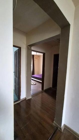 Apartament cu 4 camere decomandat în Central