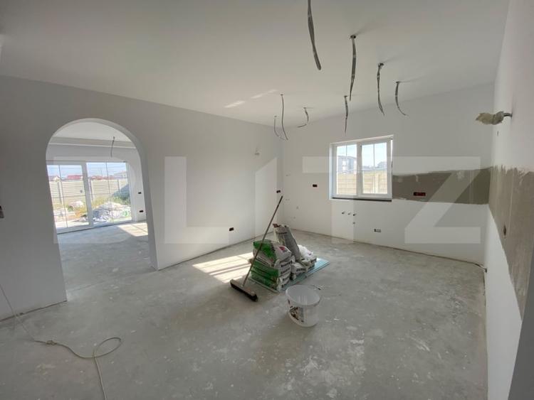 Duplex cu 5 camere cu Canalizare în Moșnița Veche