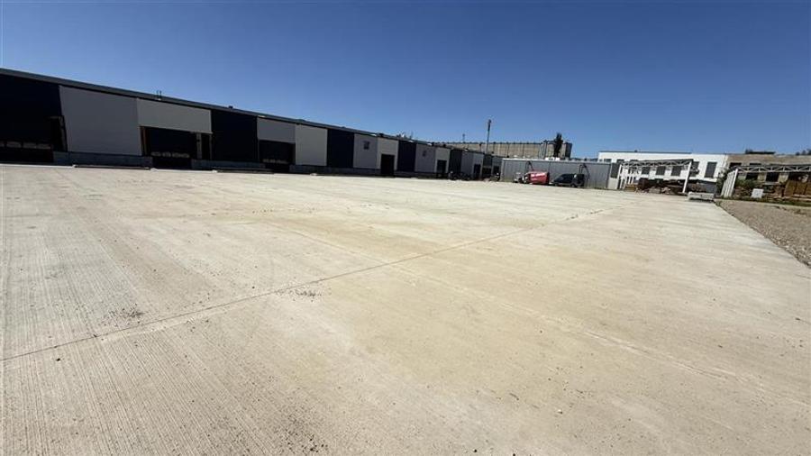 Spațiu industrial, de 750 mp, în Republicii