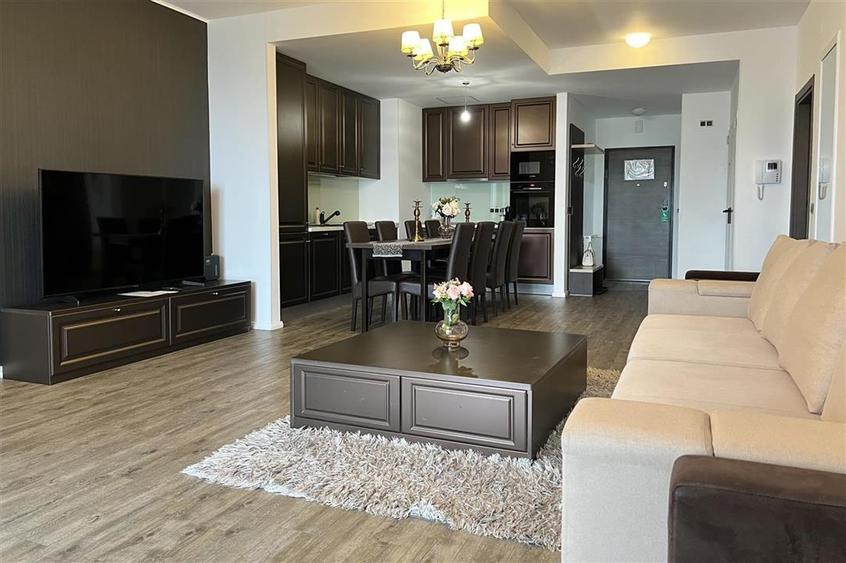 Apartament cu 4 camere decomandat, mobilat în Poiana Brașov