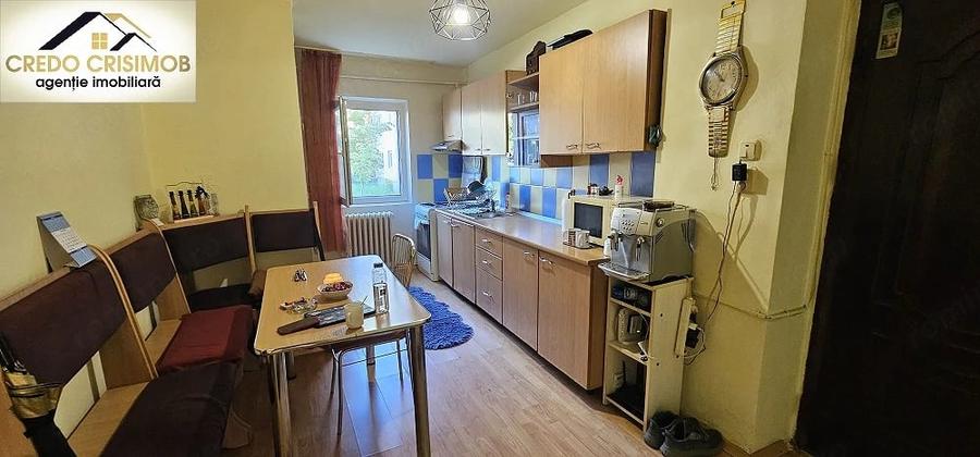 Apartament cu 3 camere decomandat în Micro IV
