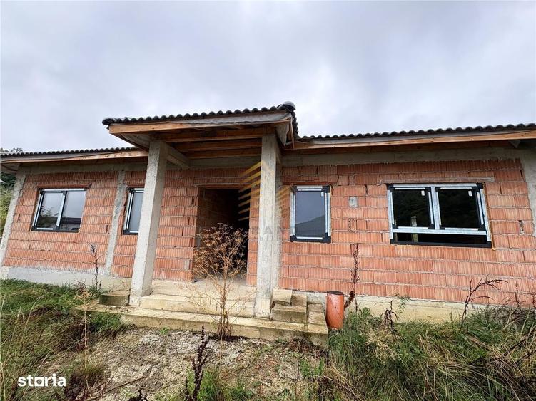 Casă cu 4 camere cu Teren 500 Mp în Central