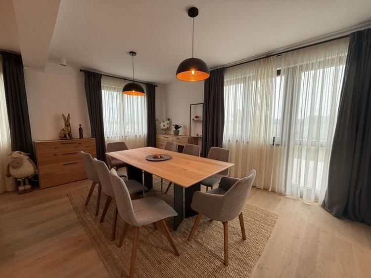 Casă cu 5 camere cu Teren 600 Mp în Râșnov