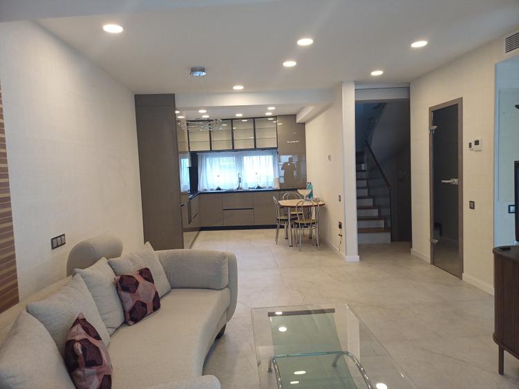 Casă individuală cu 6 camere cu Teren 230 Mp în Terezian