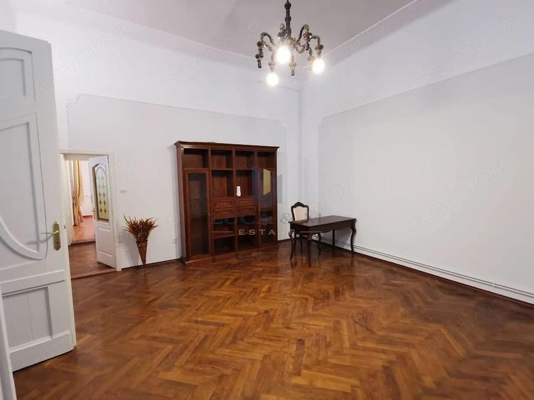 Apartament cu 4 camere în Central