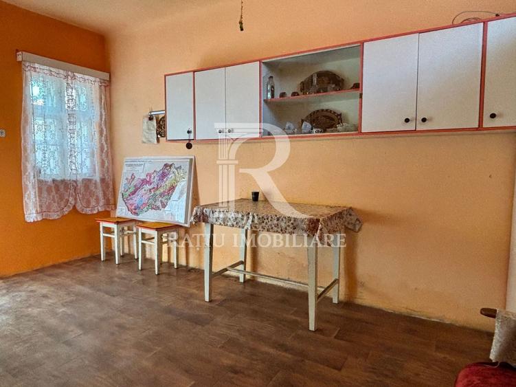 Casă individuală cu 4 camere cu Canalizare în Central