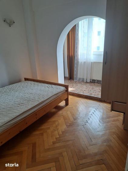 Apartament cu 2 camere decomandat, mobilat în Mircea cel Bătrân