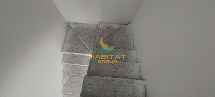 Duplex cu 6 camere cu Canalizare în Nord-Est