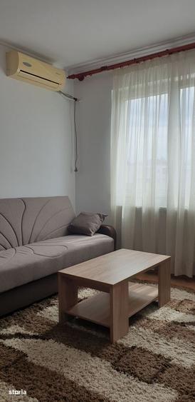 Apartament cu 3 camere, mobilat în Florilor
