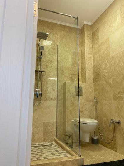 Apartament cu 3 camere semidecomandat, mobilat în Dămăroaia