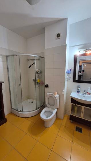 Apartament cu 3 camere decomandat în Unirii