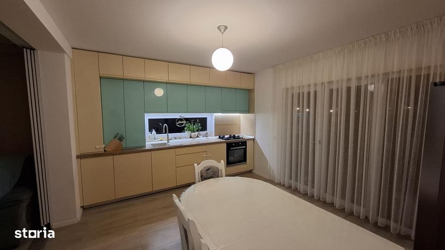 Casă cu 4 camere în Central