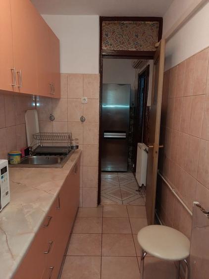 Garsonieră decomandată în Titan