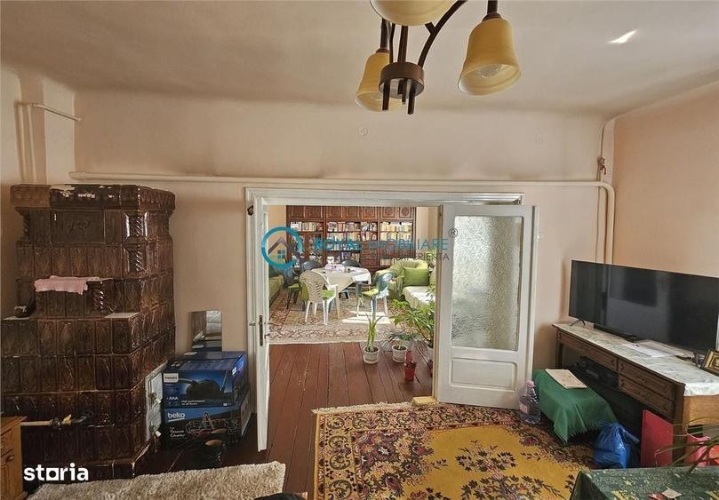 Casă cu 4 camere în Fundeni