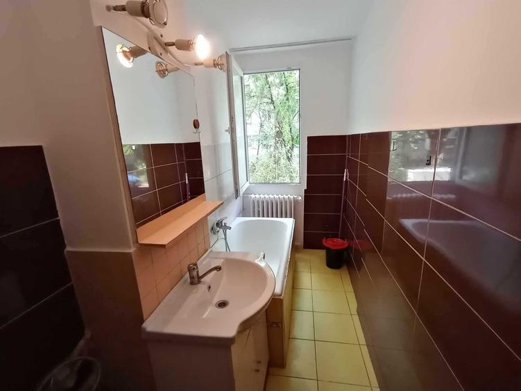 Garsonieră decomandată în Drumul Taberei