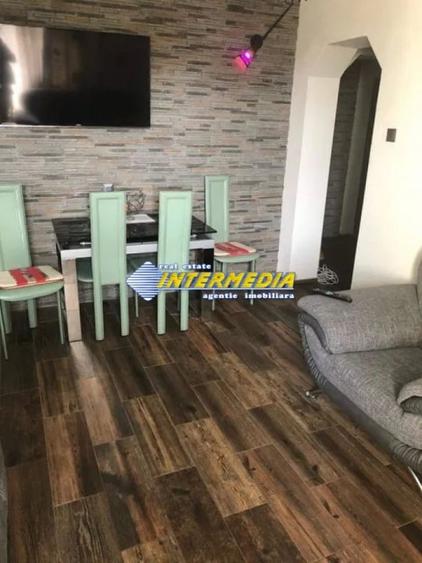Apartament cu 3 camere decomandat, mobilat în Cetate
