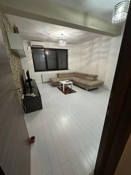 Apartament cu 2 camere decomandat în Olteni