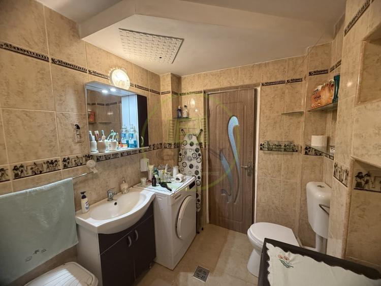 Apartament cu 2 camere semidecomandat, mobilat în Valea Rosie