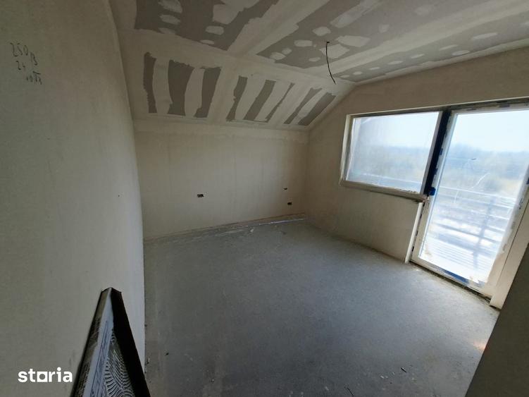 Casă cu 4 camere cu Teren 600 Mp în Berceni