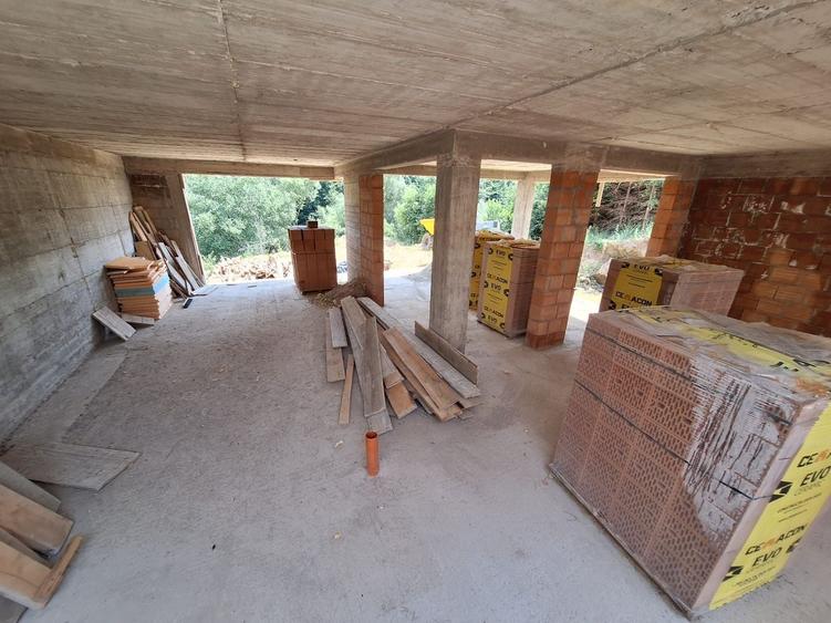 Casă individuală cu 5 camere cu Canalizare în Feleacu
