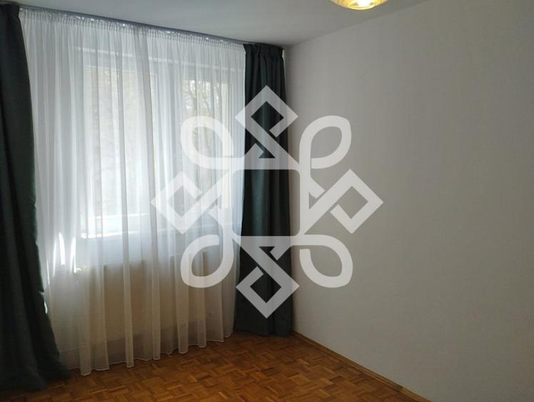 Apartament cu 3 camere semidecomandat în Rogerius