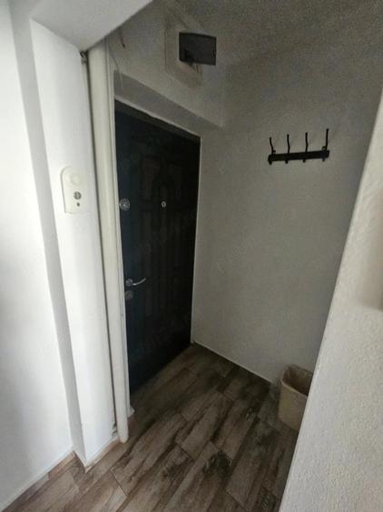 Apartament cu 2 camere semidecomandat în Ostroveni