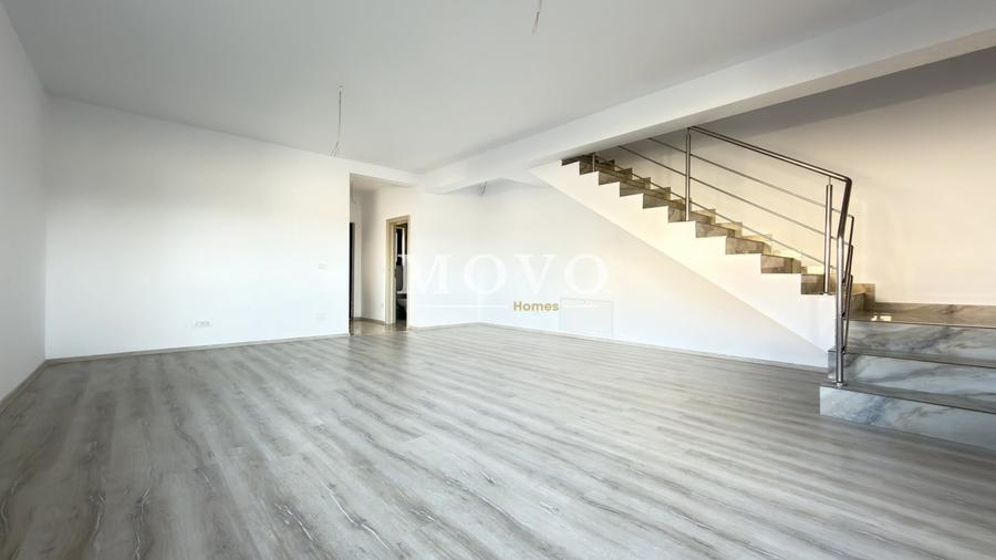 Duplex cu 4 camere cu Canalizare în Moșnița Nouă
