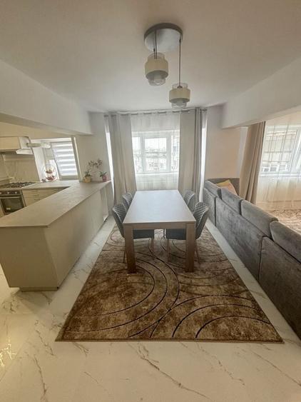 Apartament cu 3 camere semidecomandat în Runcu
