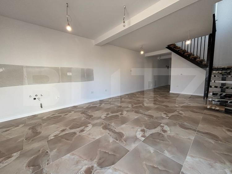 Duplex cu 4 camere cu Teren 325 Mp în Covaci