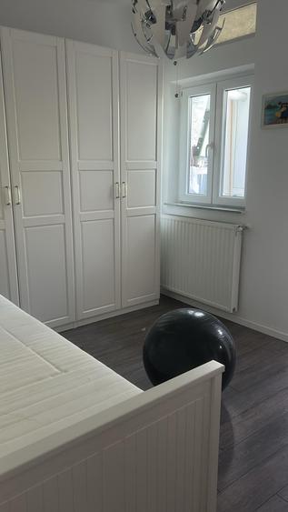 Apartament cu 3 camere semidecomandat în P-ța Dorobanți