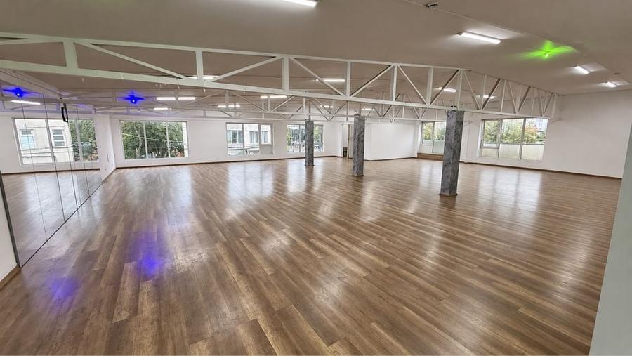 Spațiu comercial, de 260 mp, în Mihai Bravu